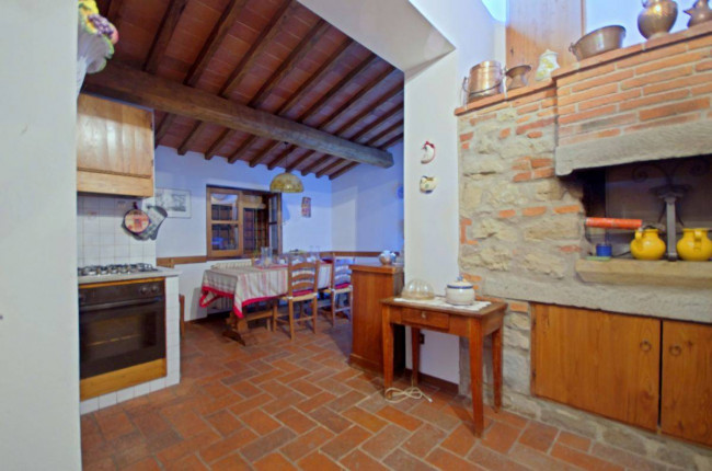 Casa colonica in vendita a Reggello