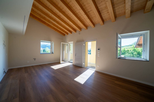 appartamento con ingresso indipendente in vendita a Castelfranco Piandiscò