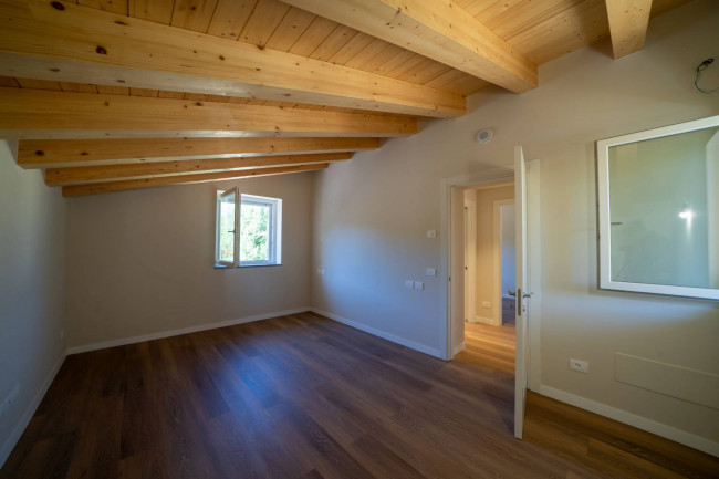 appartamento con ingresso indipendente in vendita a Castelfranco Piandiscò