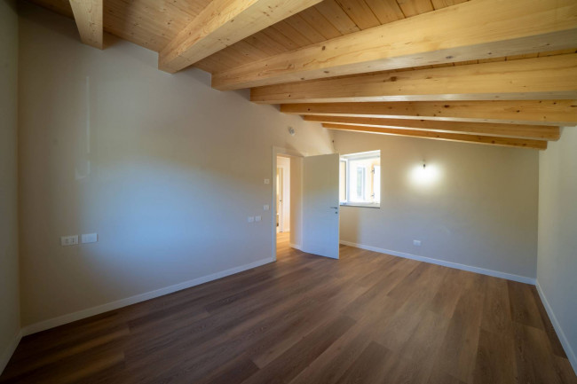 appartamento con ingresso indipendente in vendita a Castelfranco Piandiscò