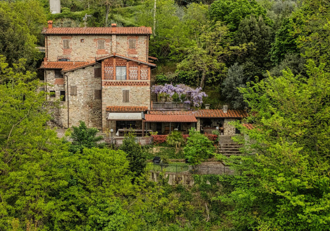 Casa colonica in vendita a Reggello
