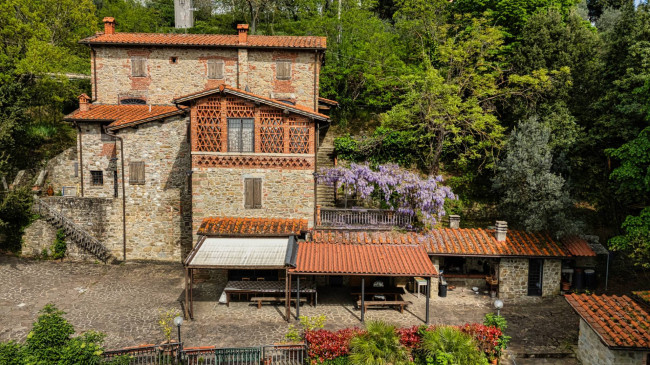 Casa colonica in vendita a Reggello