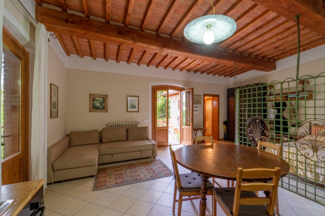 Casa colonica in vendita a Reggello