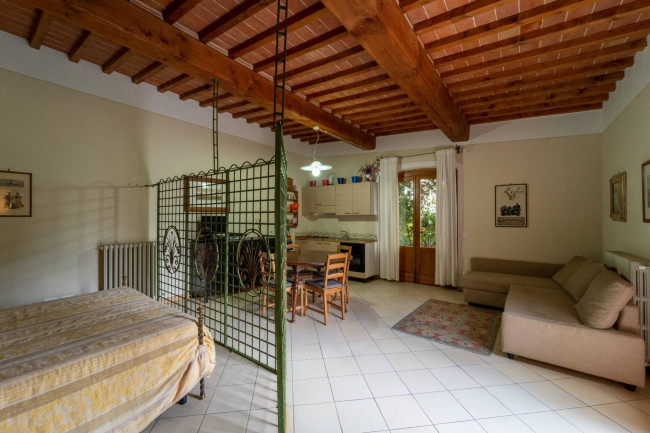 Casa colonica in vendita a Reggello