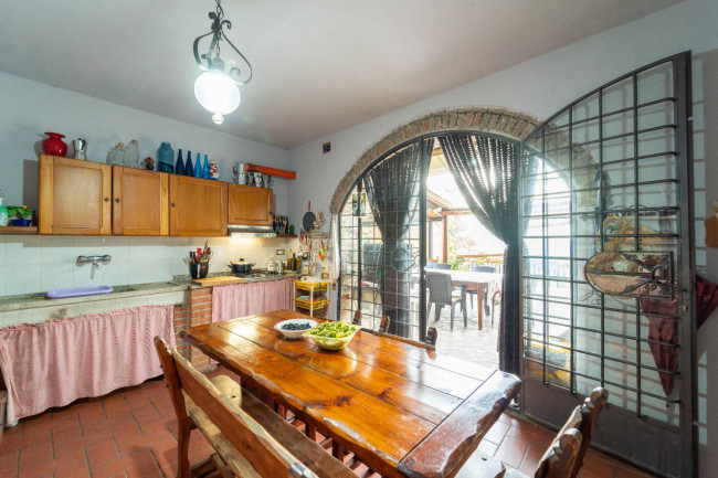 Casa colonica in vendita a Reggello