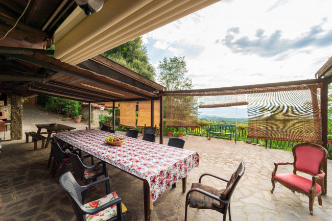 Casa colonica in vendita a Reggello