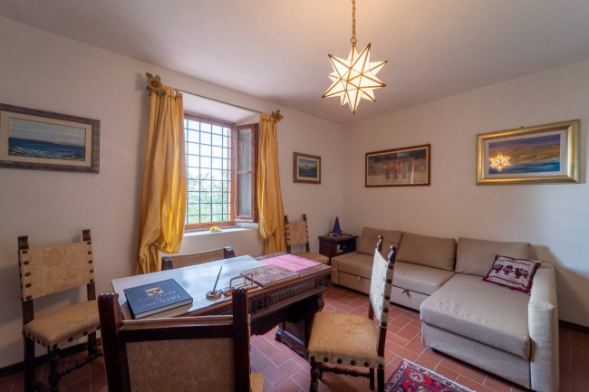 Casa colonica in vendita a Reggello