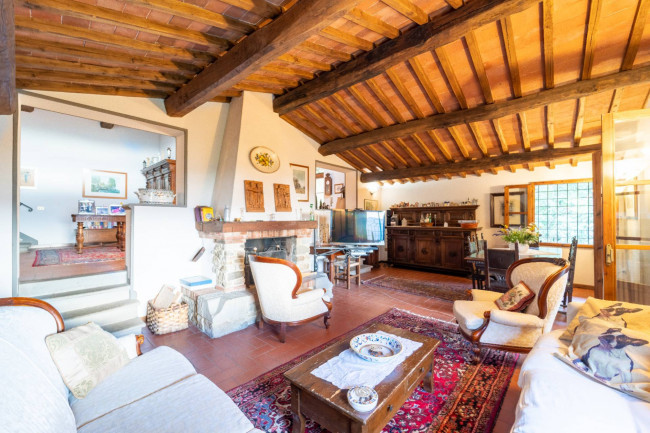 Casa colonica in vendita a Reggello