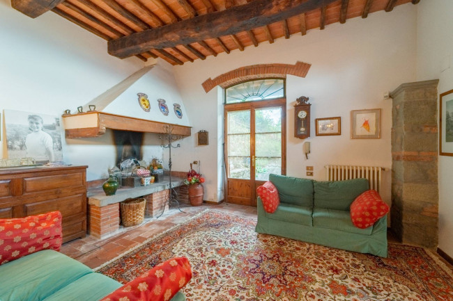 Casa colonica in vendita a Reggello