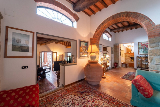 Casa colonica in vendita a Reggello