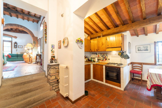 Casa colonica in vendita a Reggello