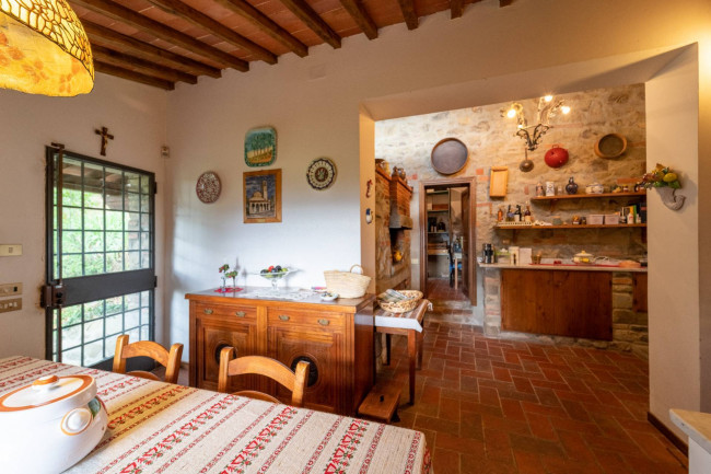 Casa colonica in vendita a Reggello