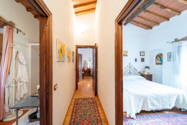 Casa colonica in vendita a Reggello