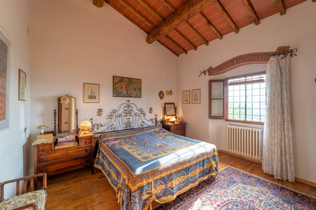 Casa colonica in vendita a Reggello