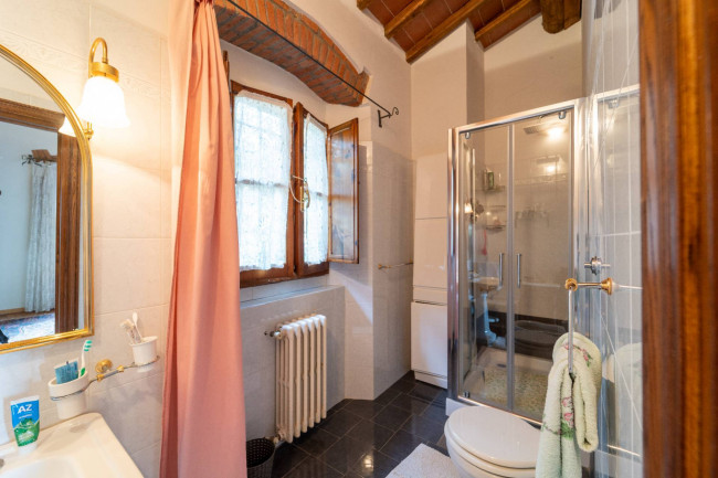 Casa colonica in vendita a Reggello