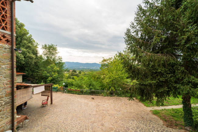 Casa colonica in vendita a Reggello