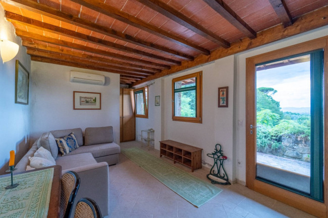 Casa colonica in vendita a Reggello