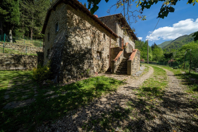 Villa in vendita a Reggello