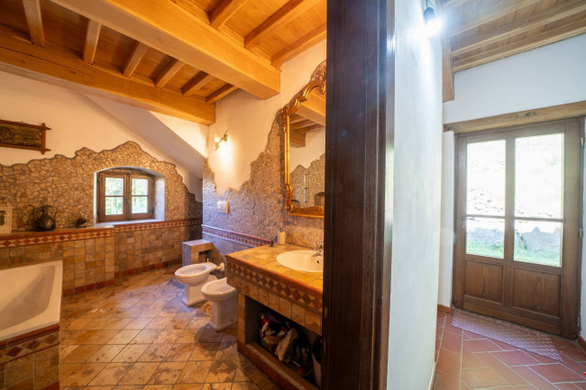 Casa semi indipendente in vendita a Reggello