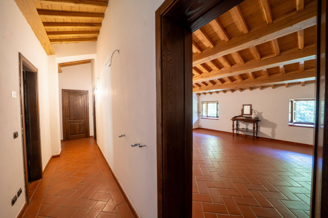 Casa semi indipendente in vendita a Reggello