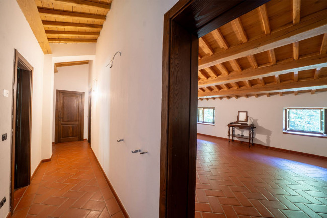 Casa semi indipendente in vendita a Reggello
