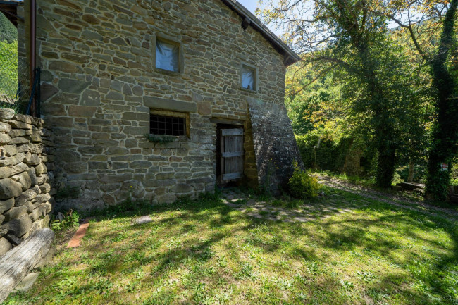 Casa semi indipendente in vendita a Reggello