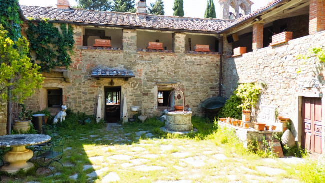 Cascina/Casale/Masseria in vendita a Greve in Chianti