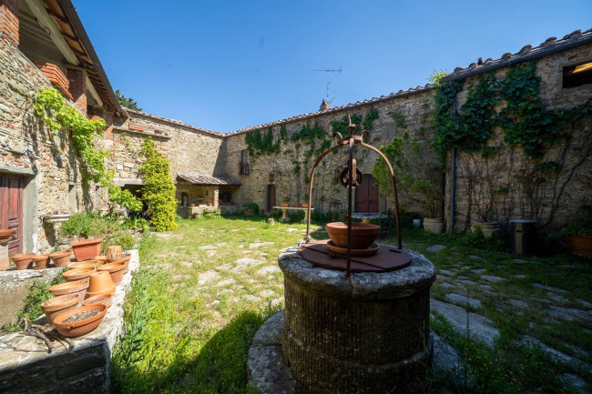 Cascina/Casale/Masseria in vendita a Greve in Chianti