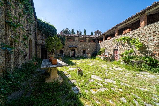 Cascina/Casale/Masseria in vendita a Greve in Chianti