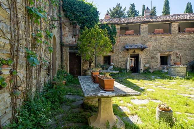Cascina/Casale/Masseria in vendita a Greve in Chianti