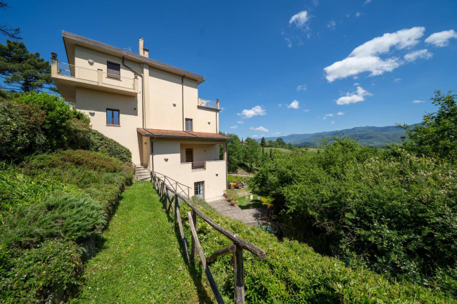 Cascina/Casale/Masseria in vendita a Terranuova Bracciolini