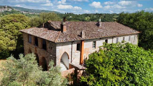 Cascina/Casale/Masseria in vendita a Cetona