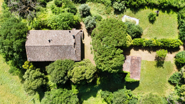 Cascina/Casale/Masseria in vendita a Cetona