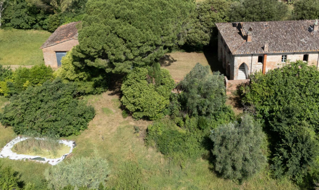 Cascina/Casale/Masseria in vendita a Cetona