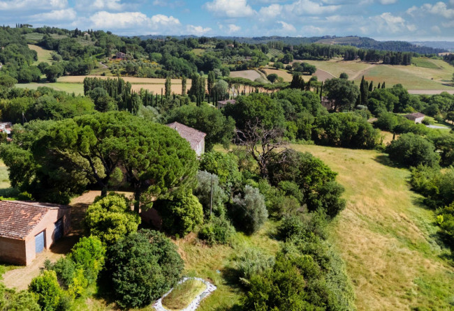 Cascina/Casale/Masseria in vendita a Cetona
