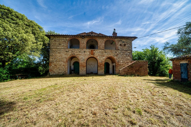 Cascina/Casale/Masseria in vendita a Cetona