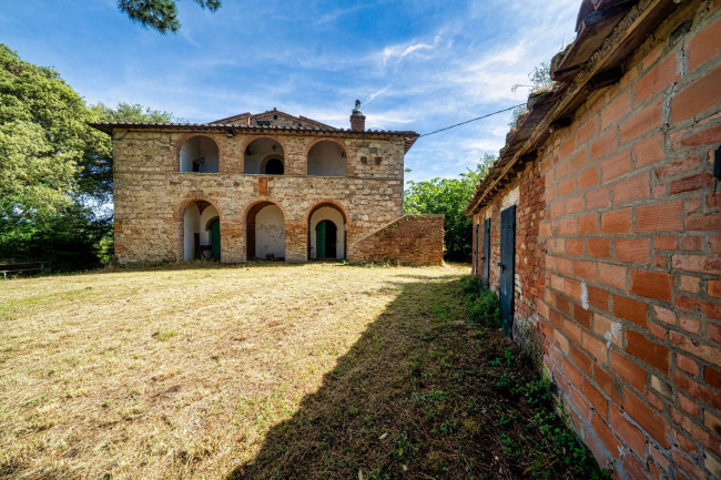 Cascina/Casale/Masseria in vendita a Cetona