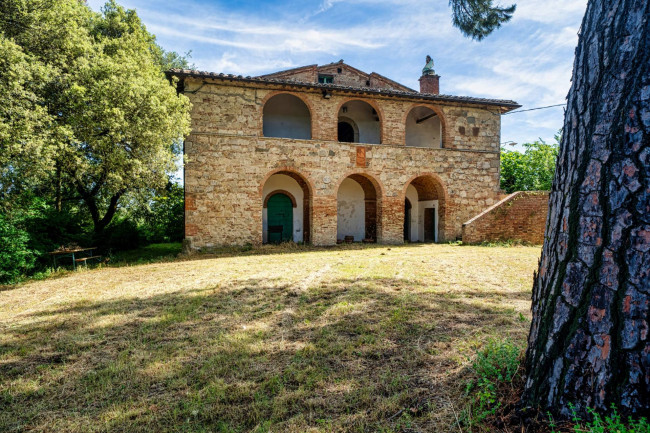 Cascina/Casale/Masseria in vendita a Cetona