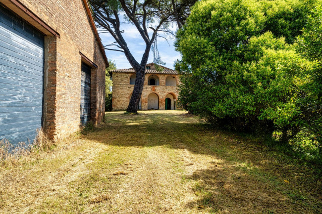 Cascina/Casale/Masseria in vendita a Cetona