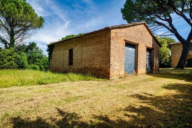 Cascina/Casale/Masseria in vendita a Cetona