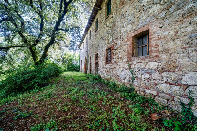 Cascina/Casale/Masseria in vendita a Cetona