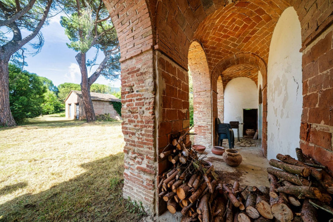 Cascina/Casale/Masseria in vendita a Cetona