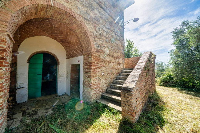 Cascina/Casale/Masseria in vendita a Cetona