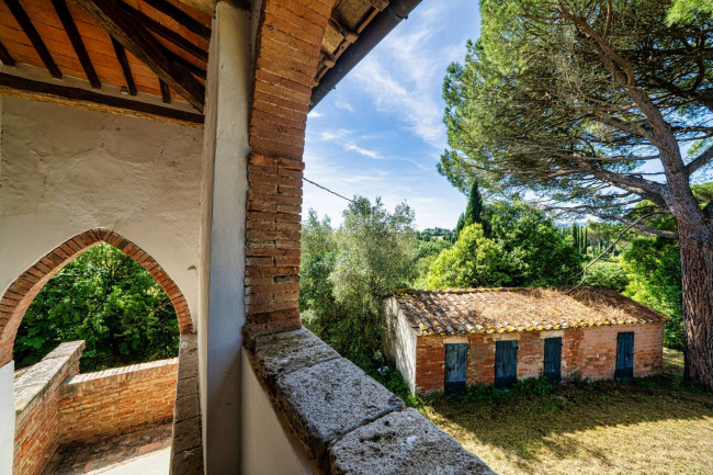 Cascina/Casale/Masseria in vendita a Cetona