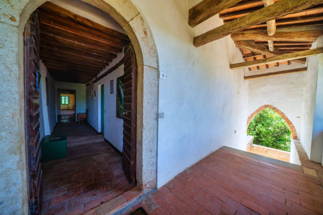 Cascina/Casale/Masseria in vendita a Cetona