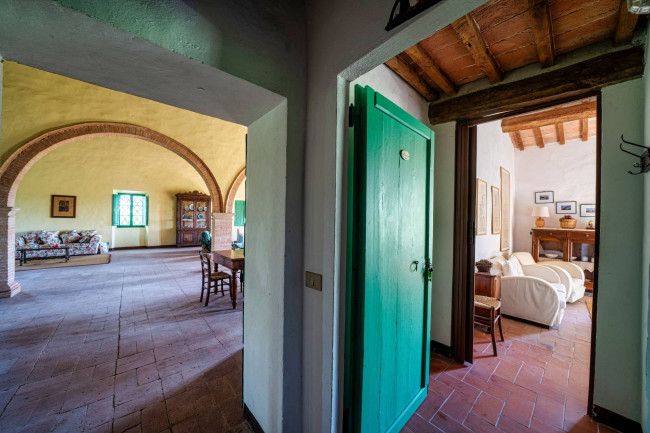 Cascina/Casale/Masseria in vendita a Cetona