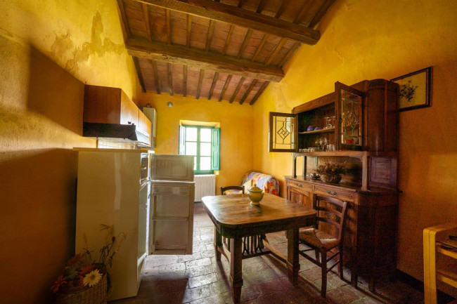 Cascina/Casale/Masseria in vendita a Cetona
