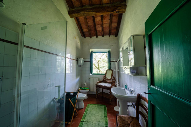 Cascina/Casale/Masseria in vendita a Cetona