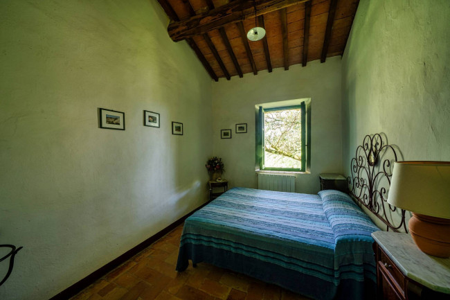 Cascina/Casale/Masseria in vendita a Cetona