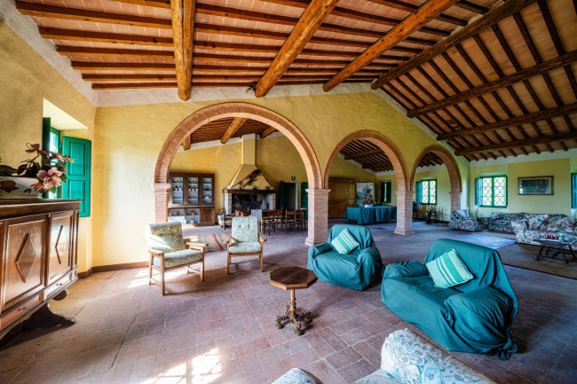 Cascina/Casale/Masseria in vendita a Cetona